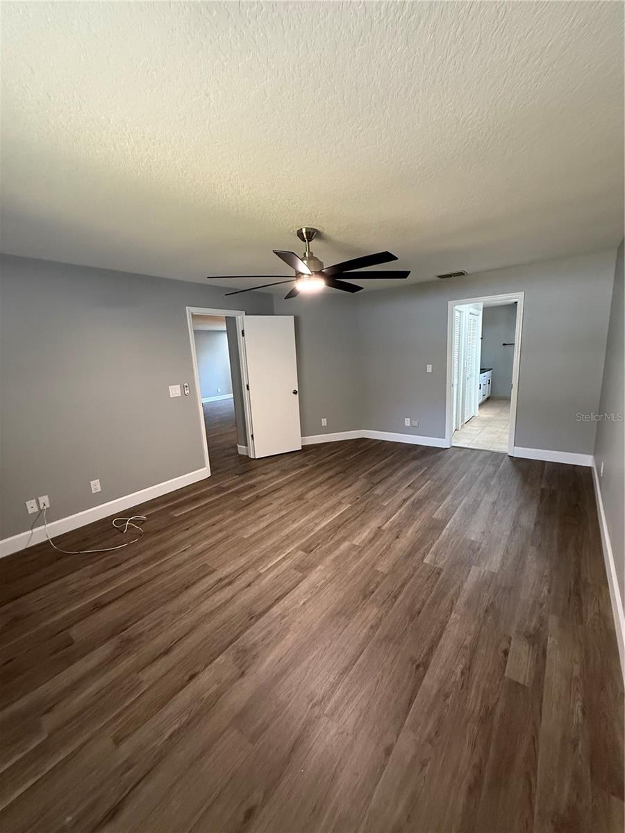 ELOISE WOODS LAKE RING UNIT - Residential