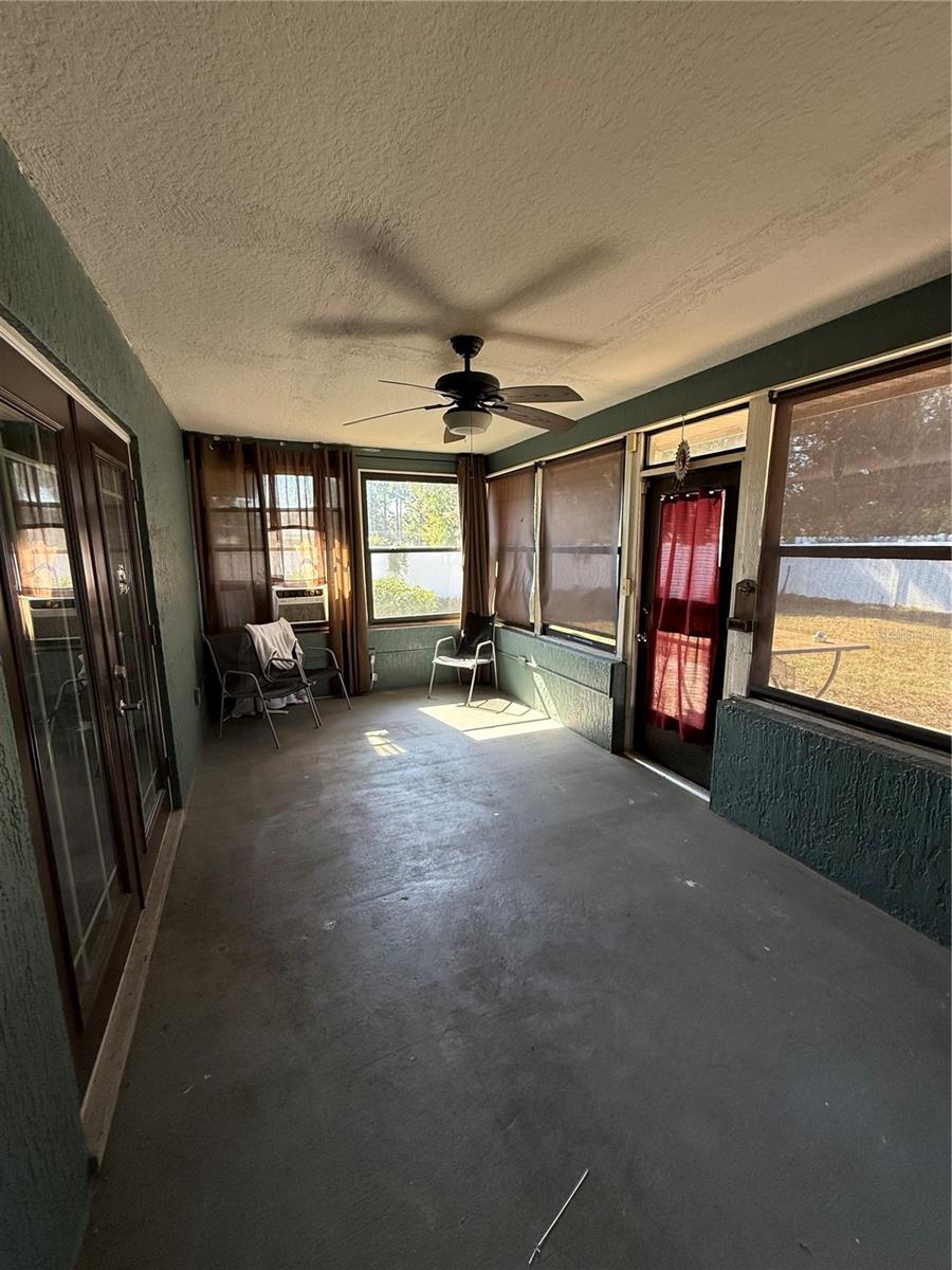 ELOISE WOODS LAKE RING UNIT - Residential