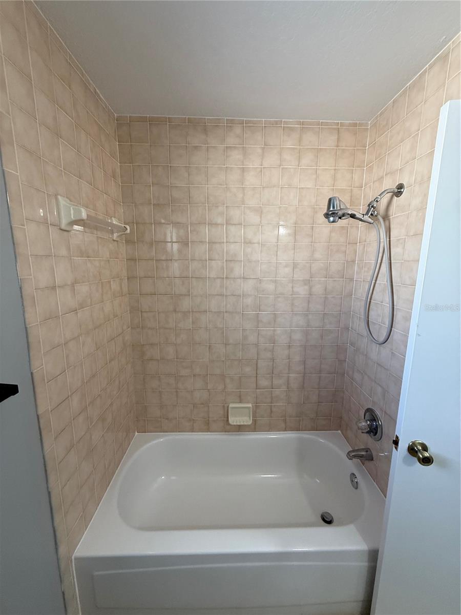 ELOISE WOODS LAKE RING UNIT - Residential