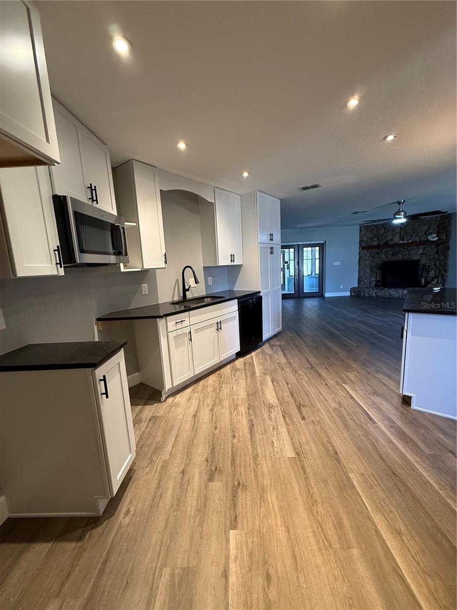 ELOISE WOODS LAKE RING UNIT - Residential