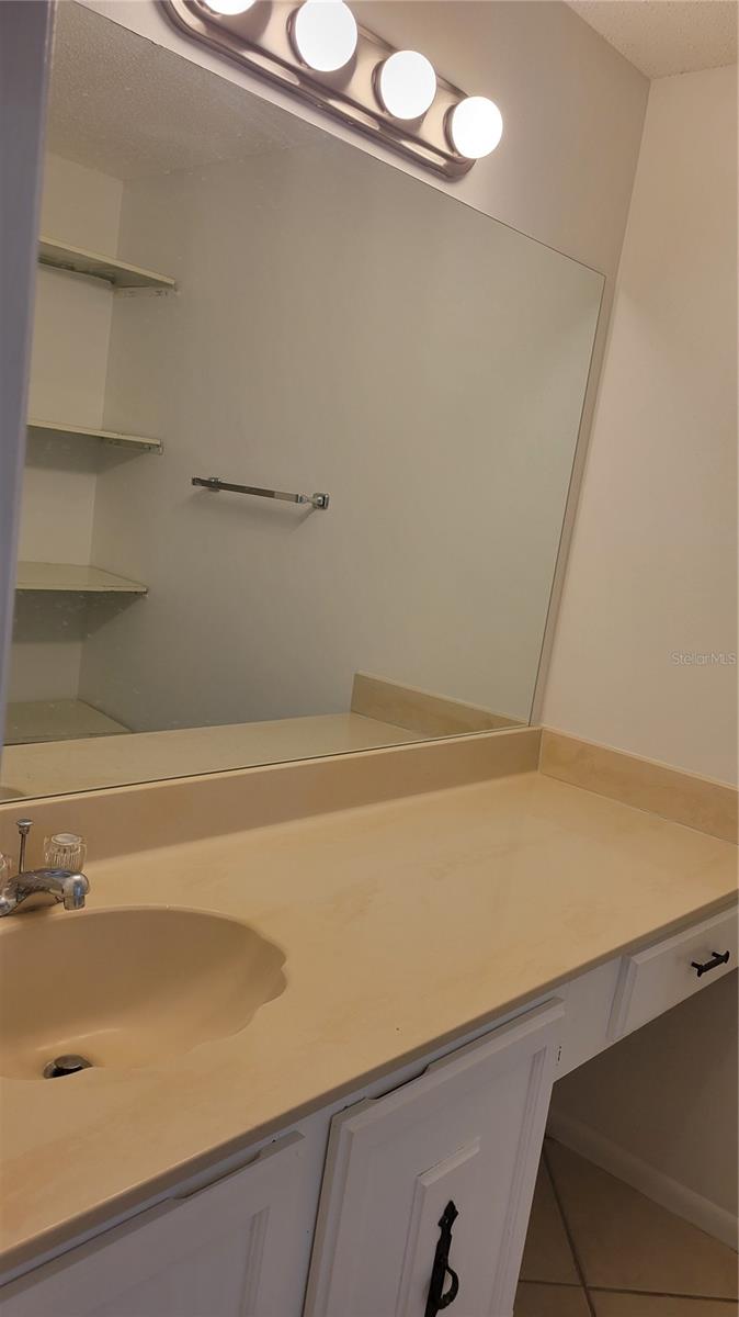 BENEVA RIDGE - Residential Lease
