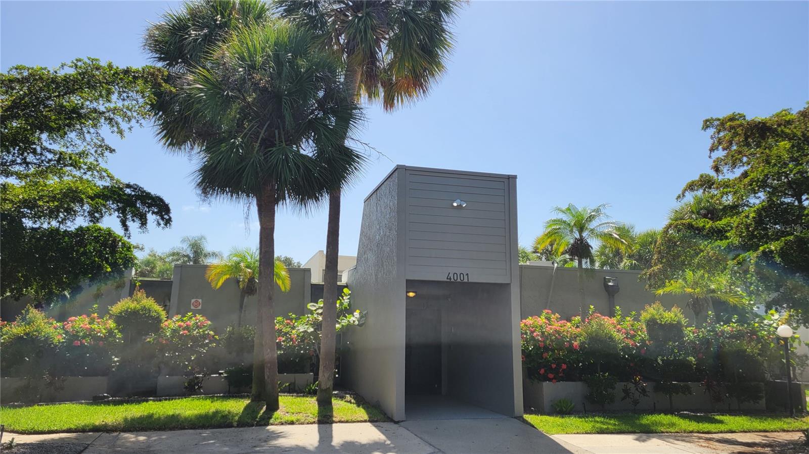 BENEVA RIDGE - Residential Lease
