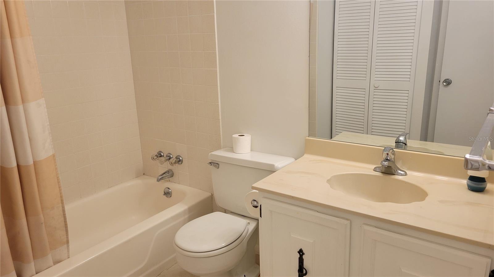 BENEVA RIDGE - Residential Lease