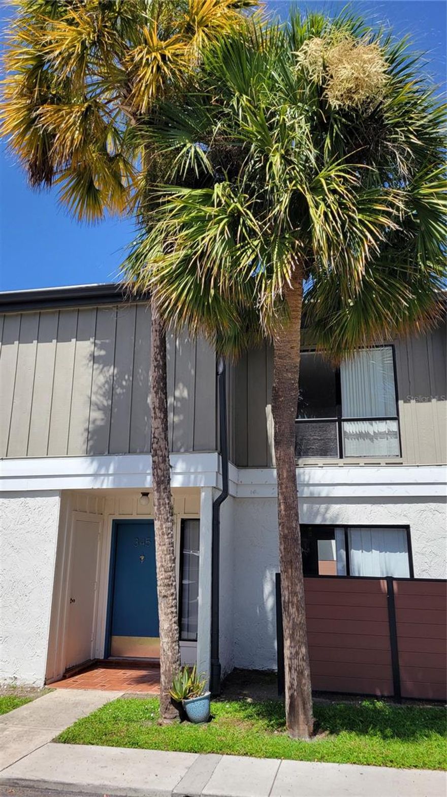 Annual UNfurnished   This 3 bedroom, 2/ 1/2 bathroom townhome is downtown Sarasota and convenient to shopping, dining, and only 15 minutes to world famous Siesta Key Beach. The condo is roomy and open floor plan with laundry room and extra storage on main floor. This heavy traffic area is all tile. Upstairs are three bedroom with the main bedroom having an ensuite bathroom and walk in closet. These areas are carpeted for comfort. This unit has a front porch with privacy fence and is close to the pool. One assigned parking space. This property is pet friendly, but no aggressive breeds are allowed. Call today for your turn in the Florida sunshine.