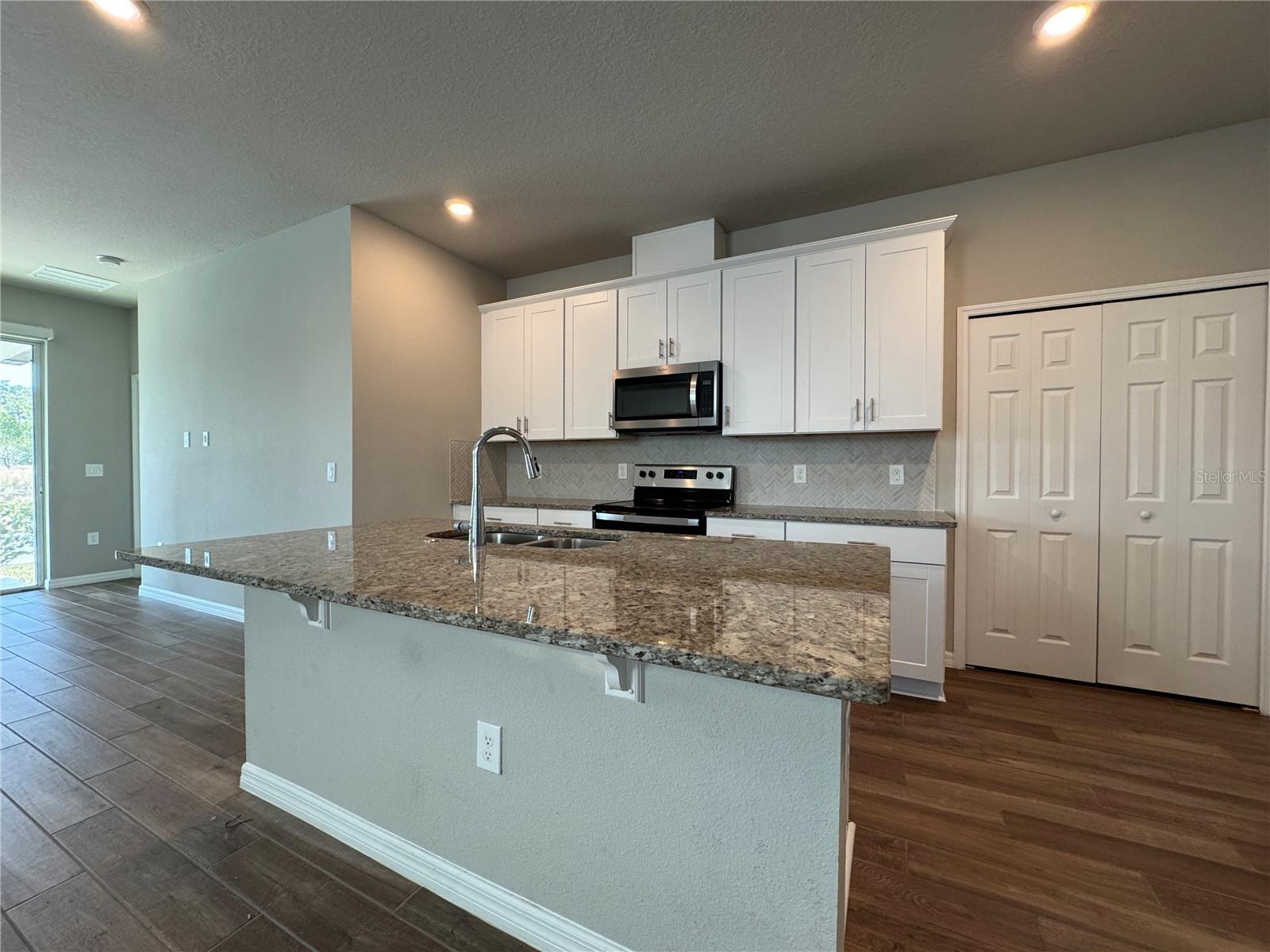 VILLAGES AT MINNEOLA HILLS - Residential Lease