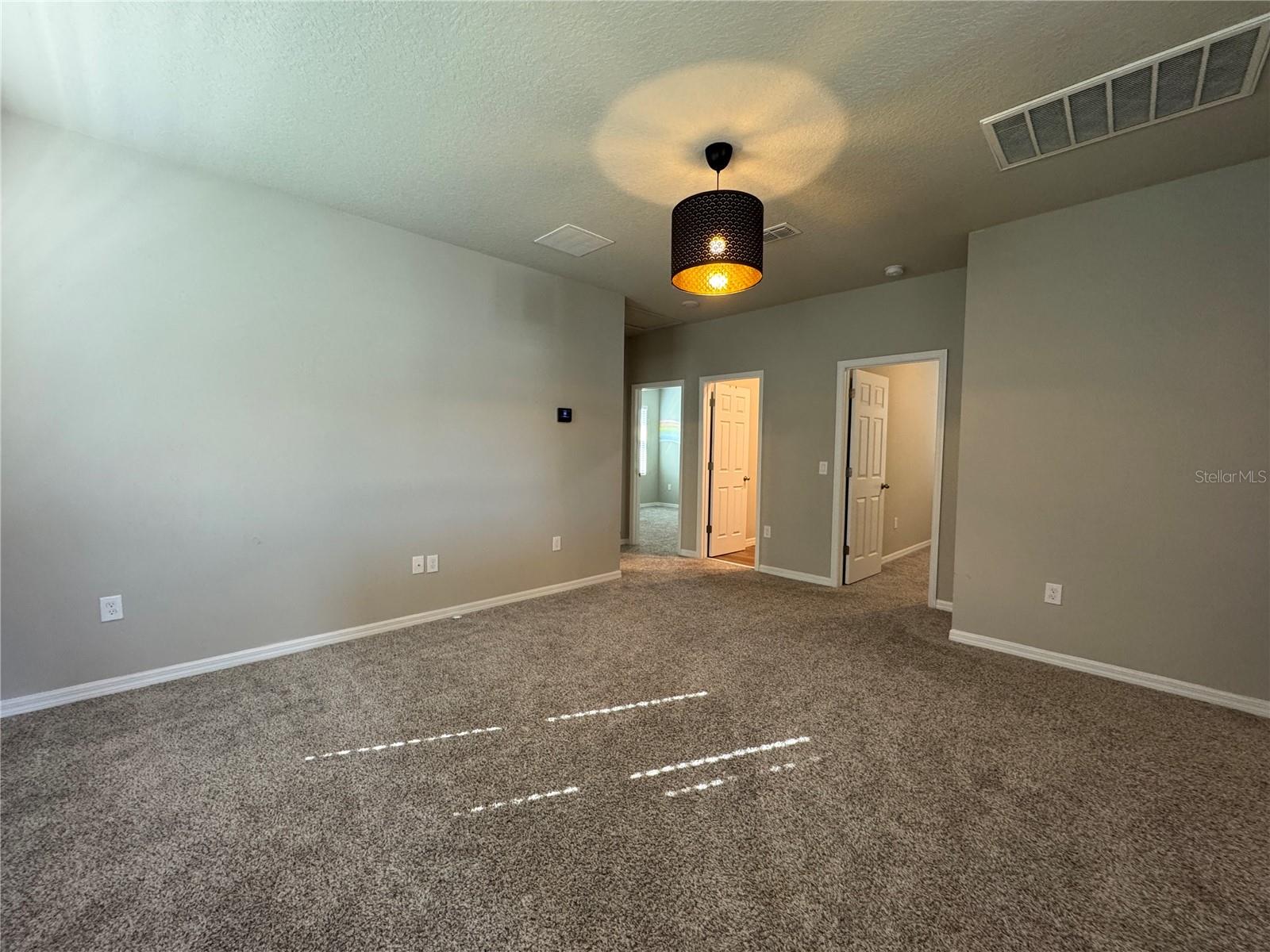 VILLAGES AT MINNEOLA HILLS - Residential Lease