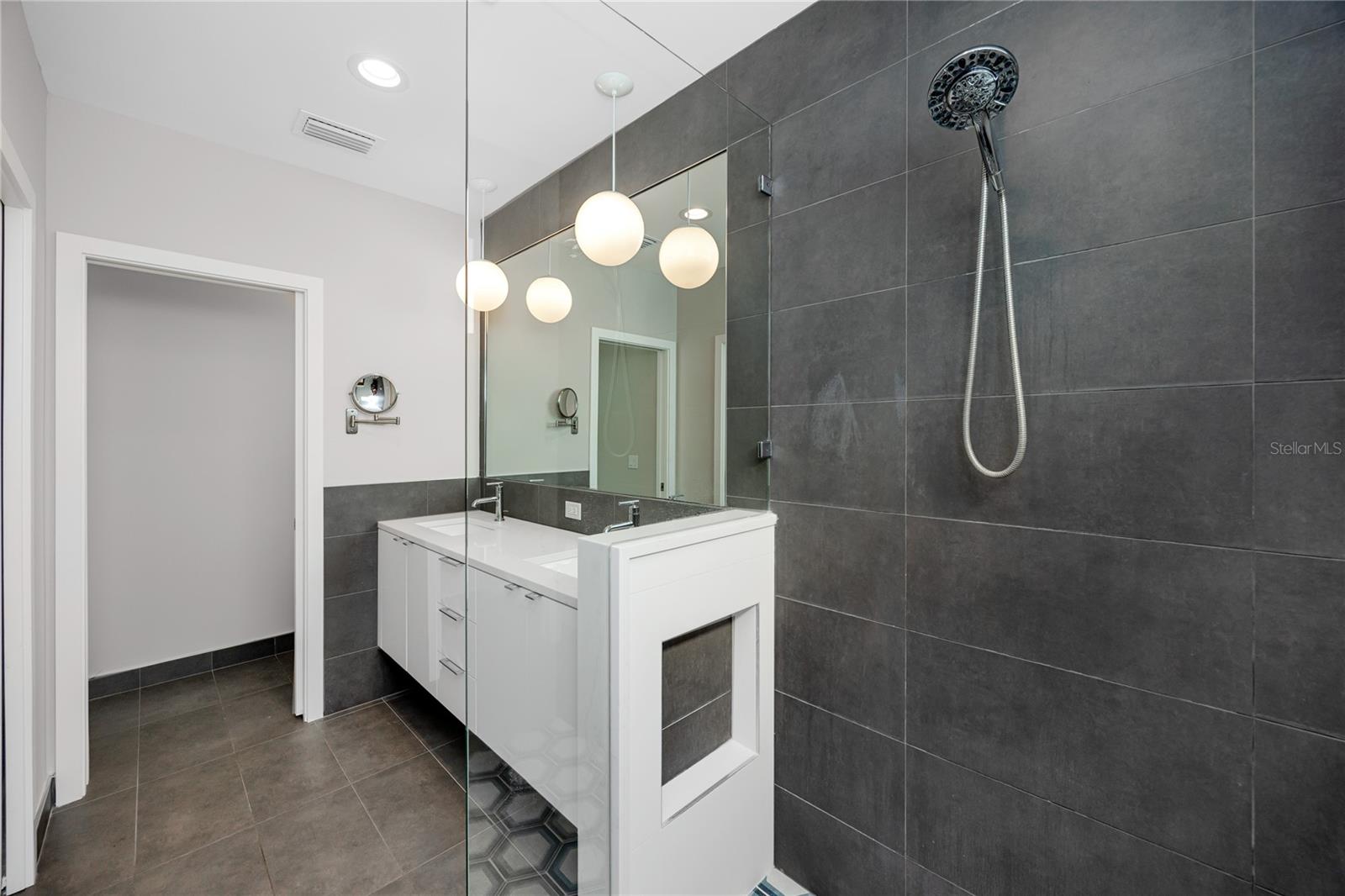 PASADENA HEIGHTS - Residential Lease