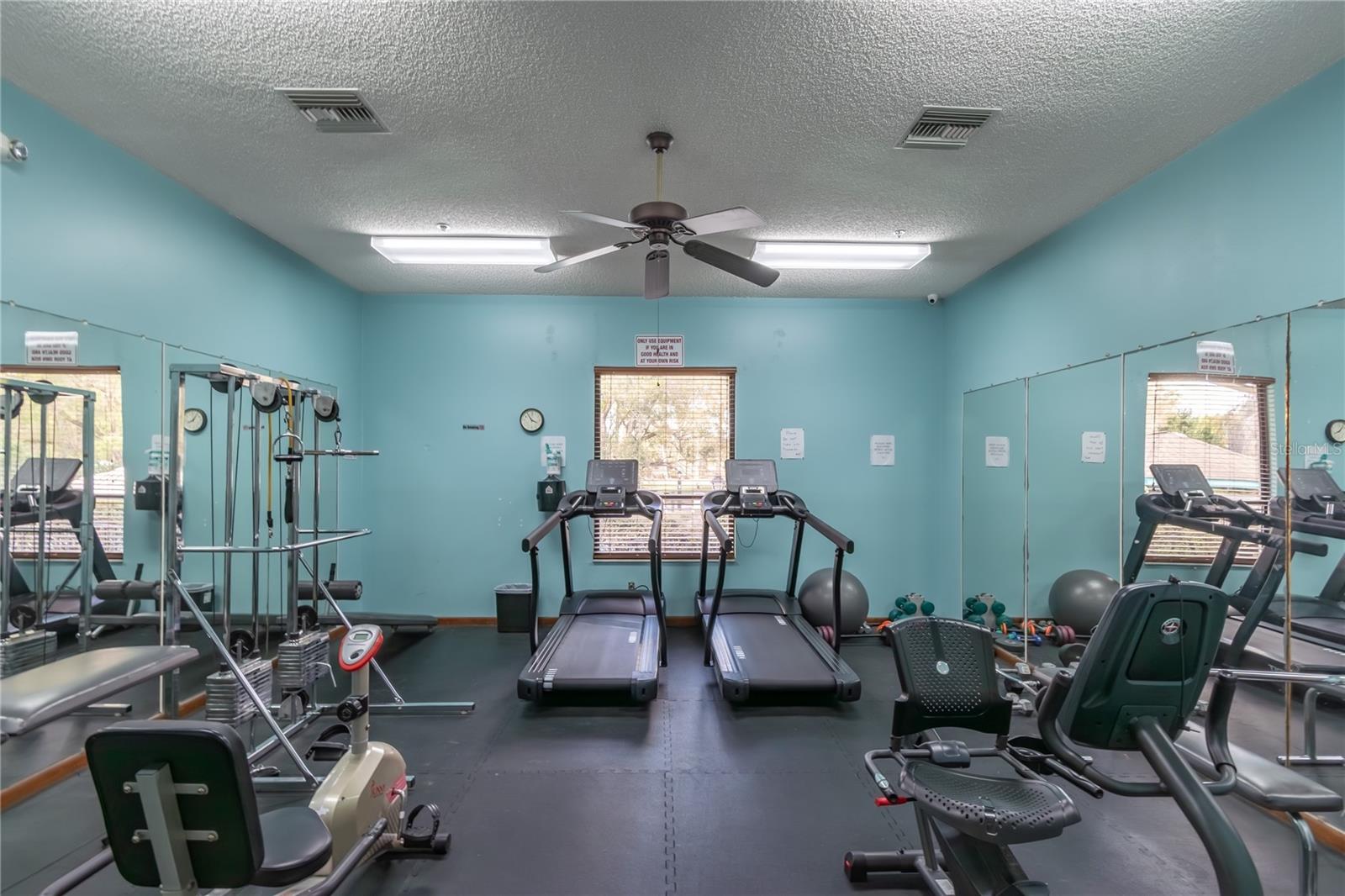 PALM CAY - Residential