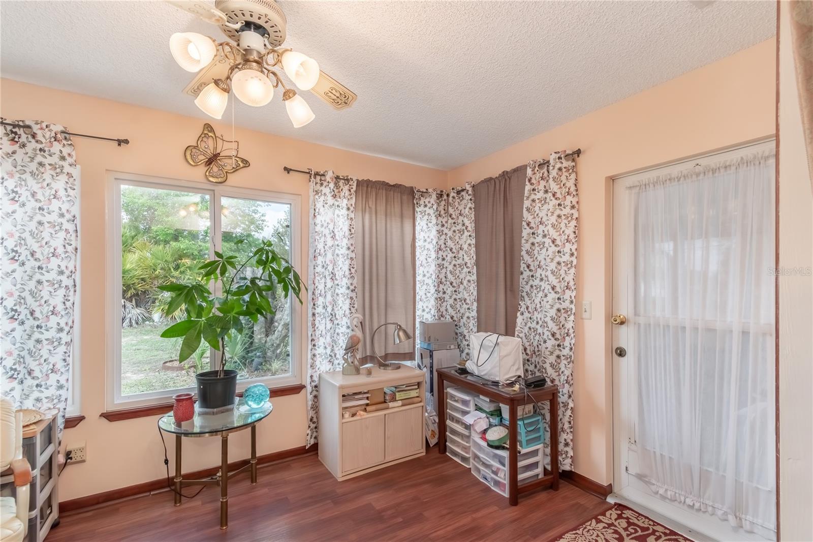 PALM CAY - Residential