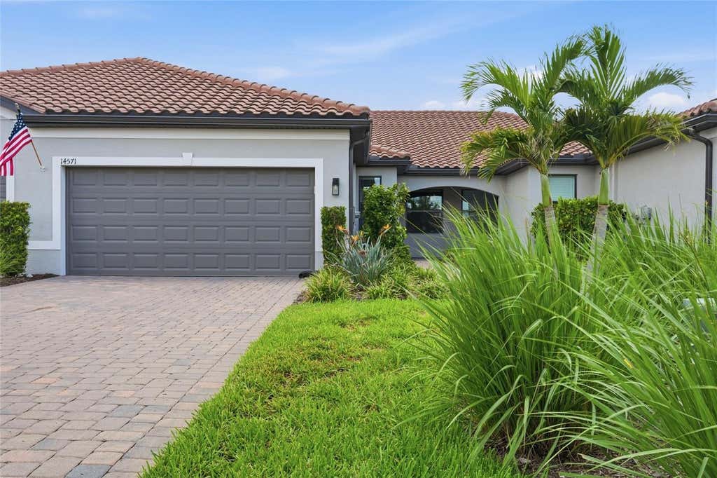 Photo of 14571 Mossy Pine Court, Nokomis, FL 34275 (MLS # A4702172)