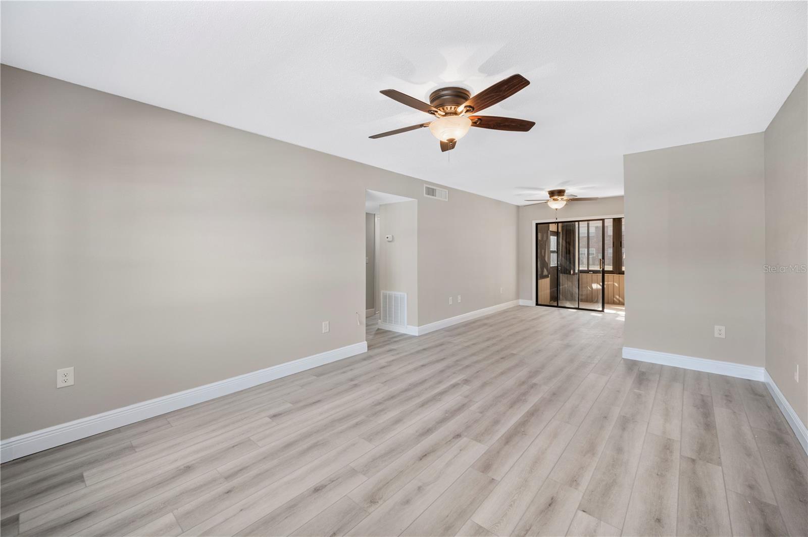 LAKE BENTLEY SHORES CONDO PH 01 - Residential