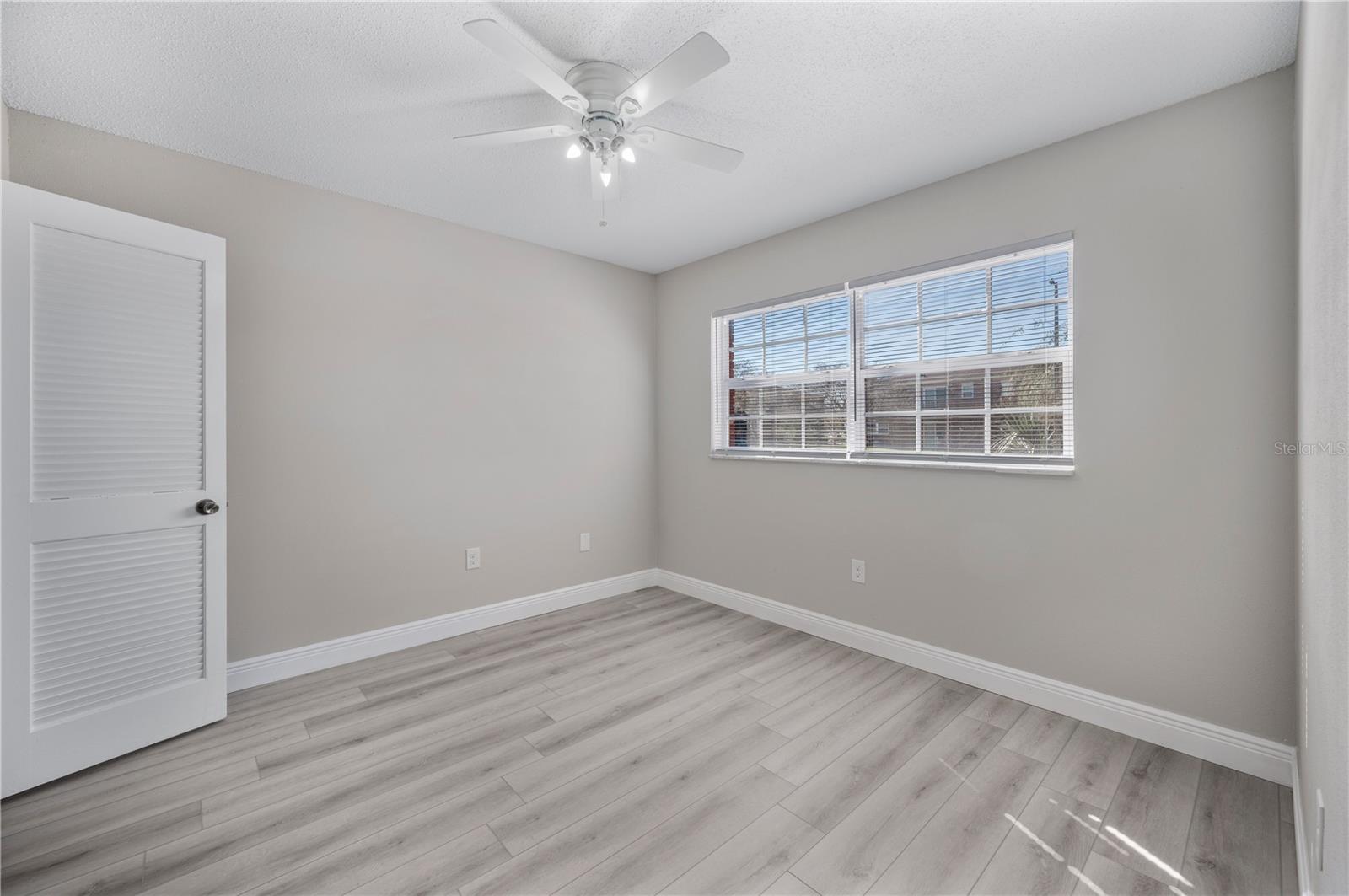 LAKE BENTLEY SHORES CONDO PH 01 - Residential