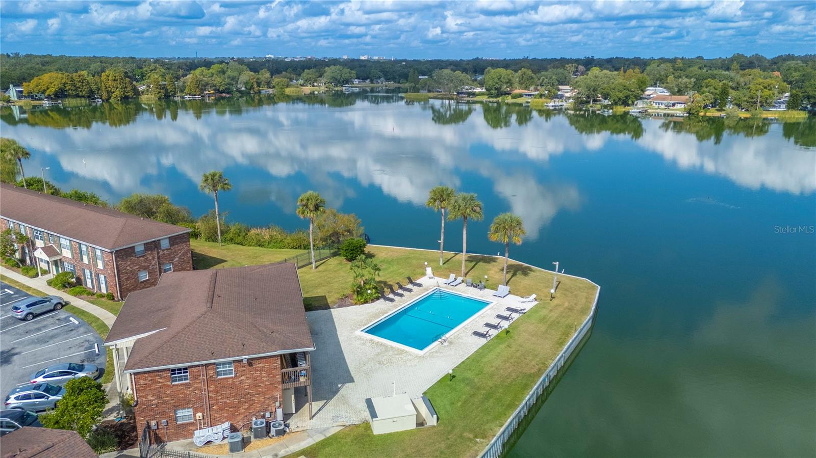 LAKE BENTLEY SHORES CONDO PH 01 - Residential