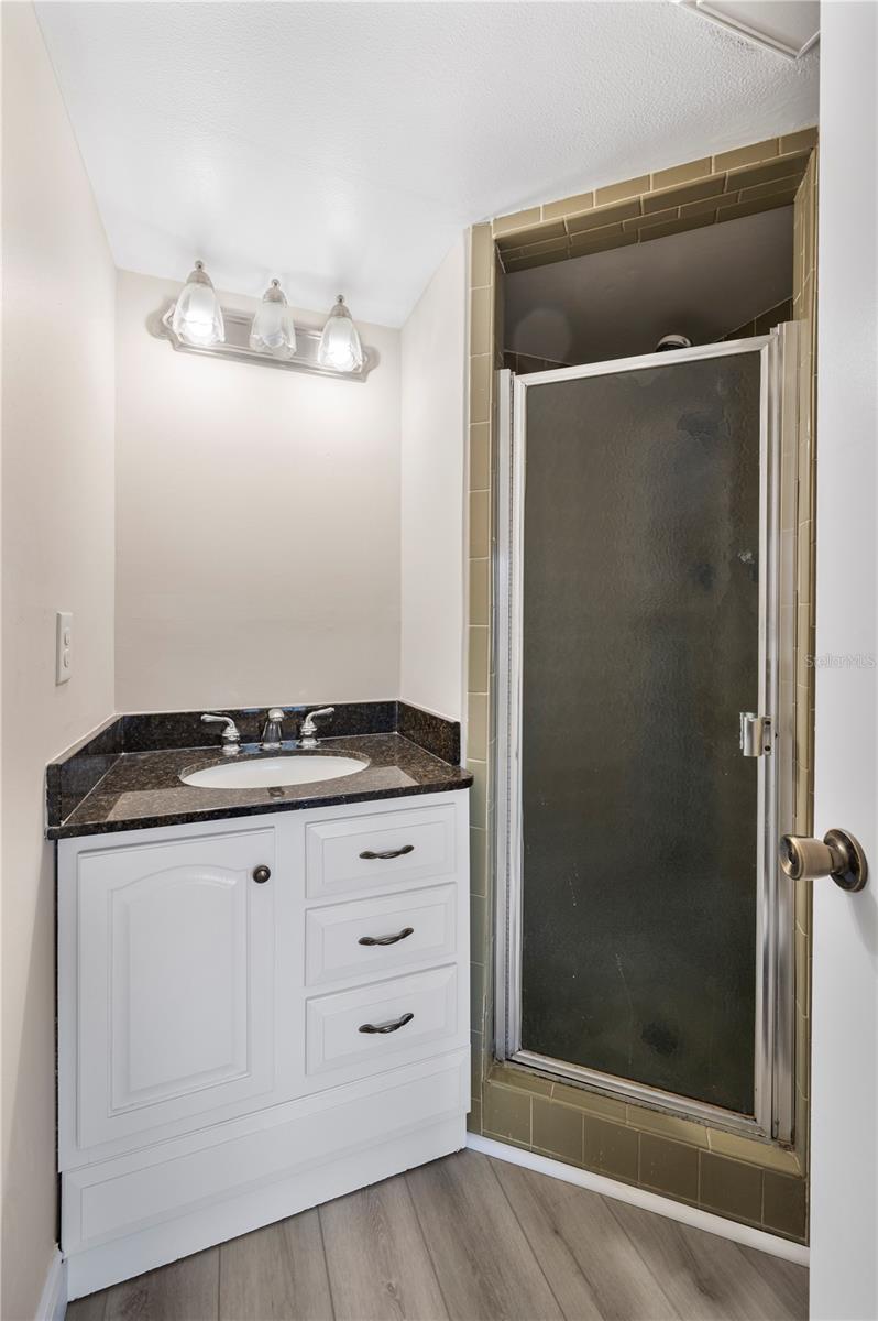 LAKE BENTLEY SHORES CONDO PH 01 - Residential