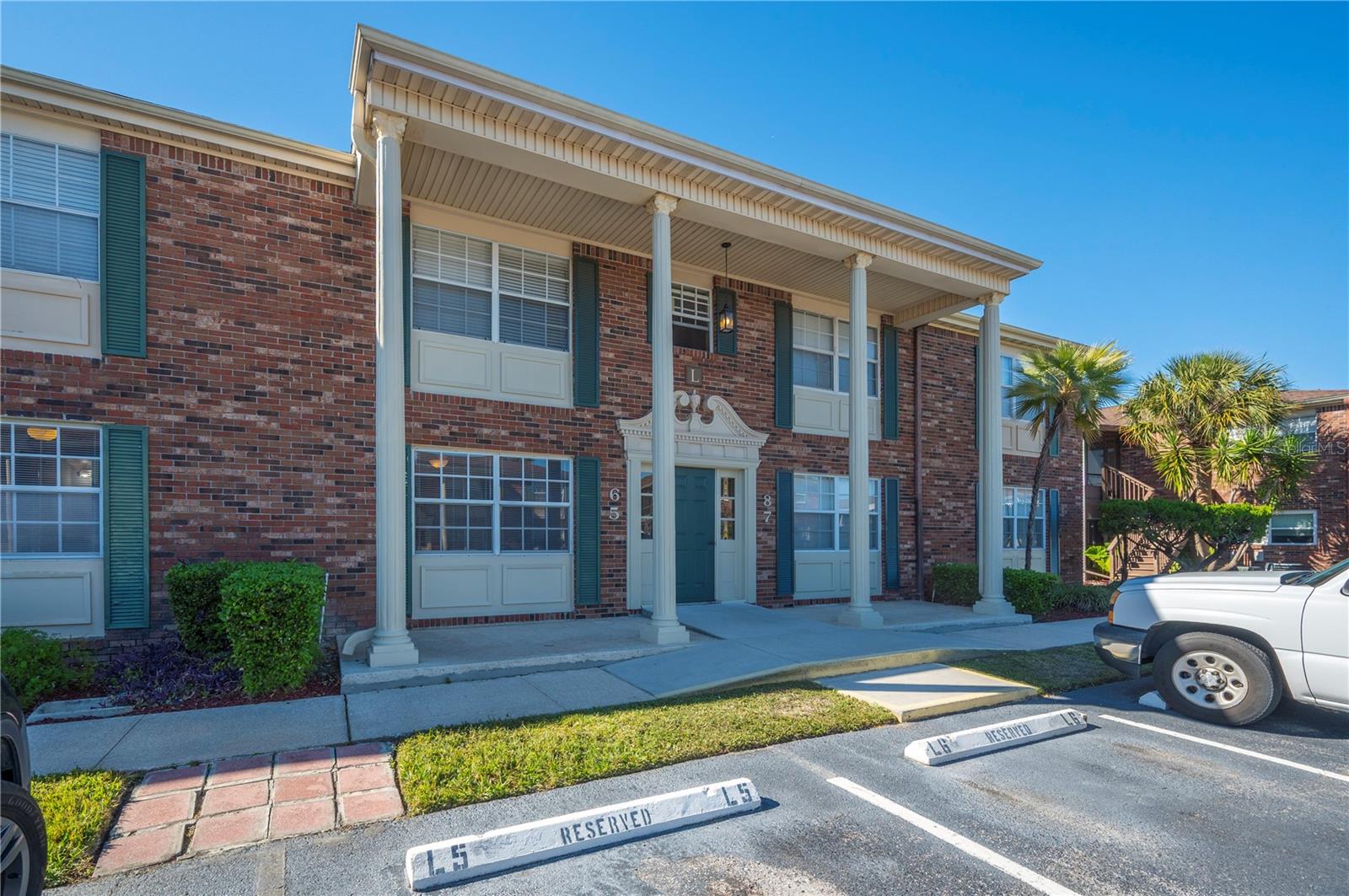 LAKE BENTLEY SHORES CONDO PH 01 - Residential