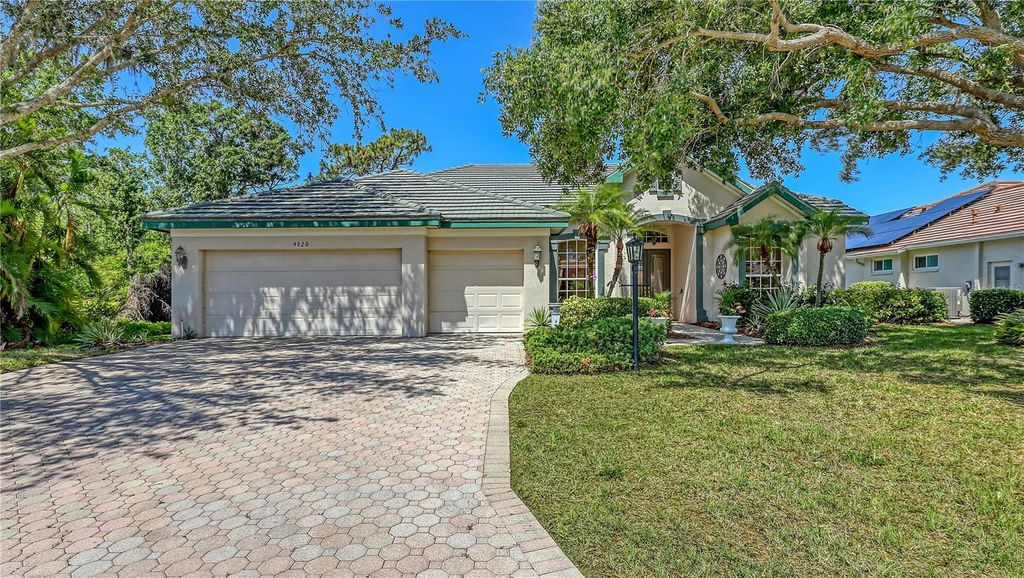 Photo of 4920 Woodhurst Drive, Sarasota, FL 34243 (MLS # A4652676)