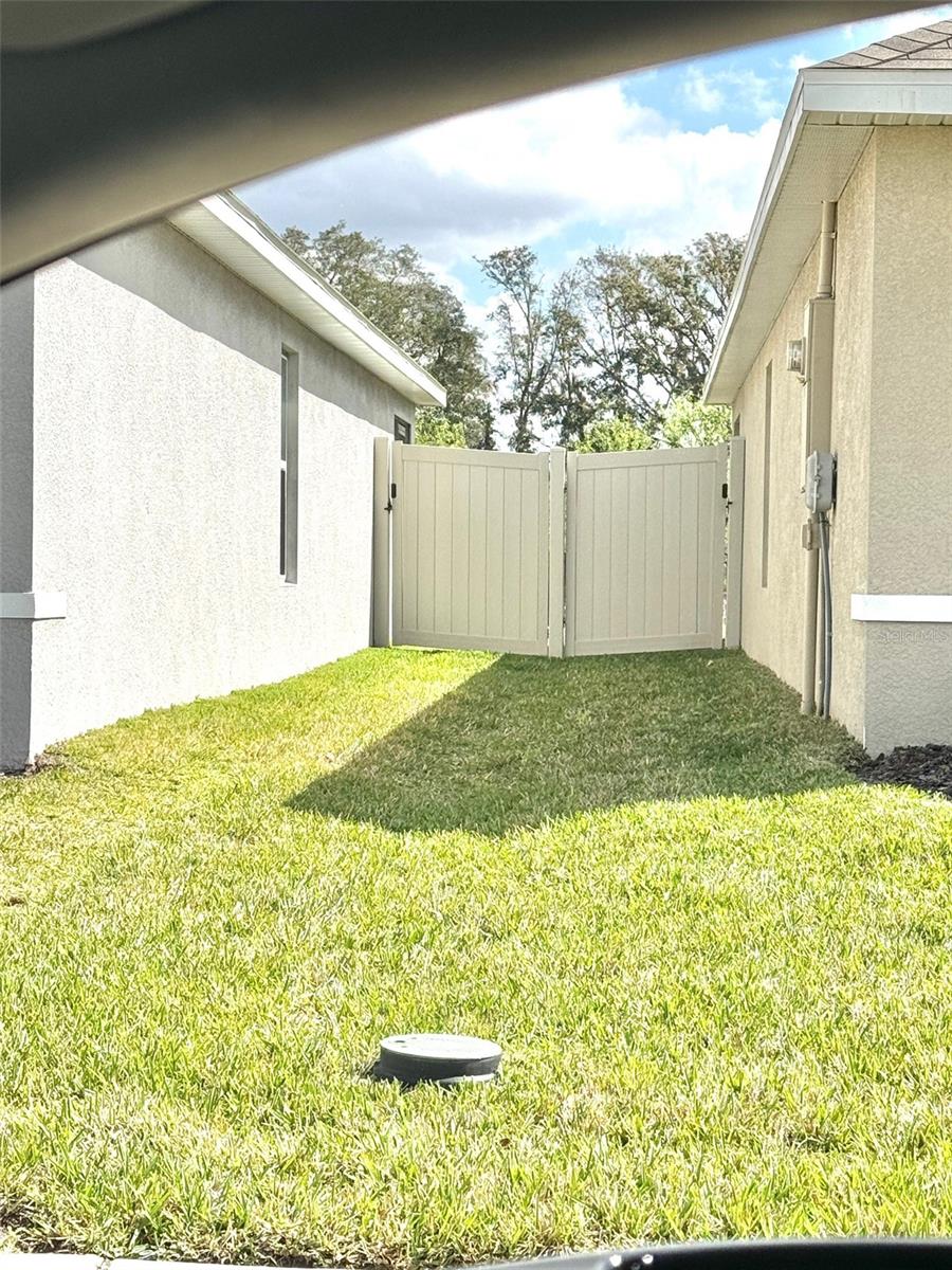 HAYS ROAD - Residential