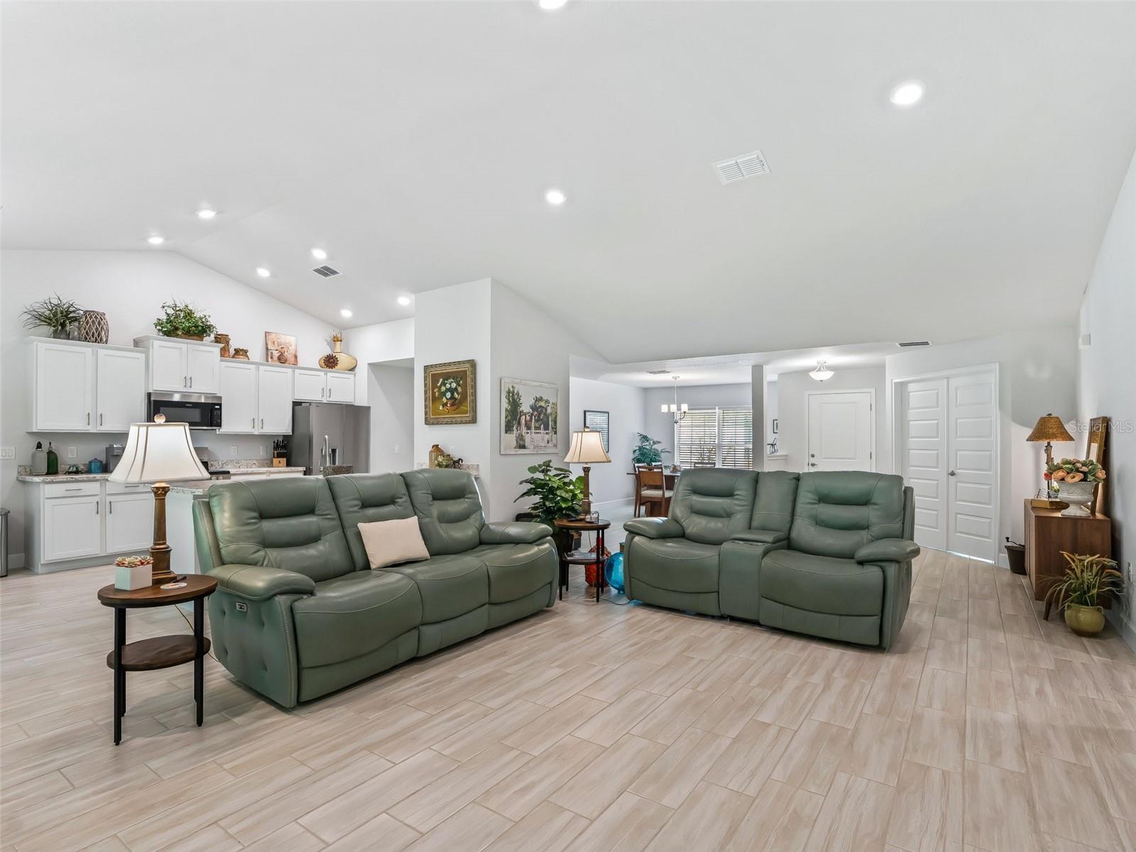 DORCHESTER ESTATE - Residential