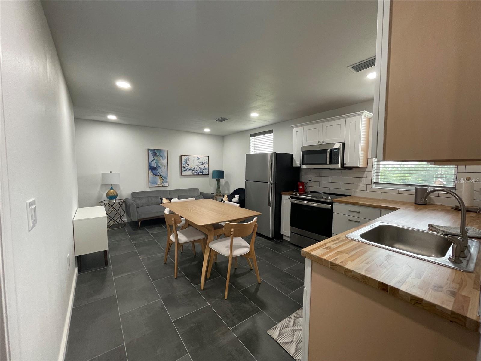 2NSA-2NSA - Residential Lease