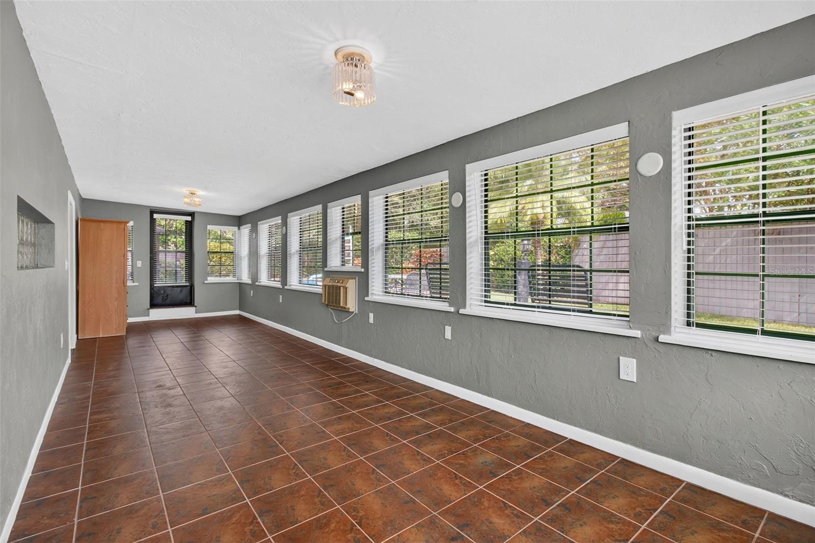 ROSETREE ESTATES - Residential