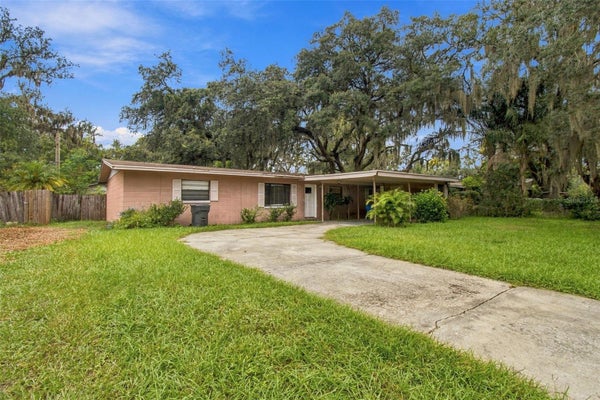 8010 SHARON DR, TAMPA, FL 33617 - Image 3cdf3e3bcea83dca26690849bb80e0ec/3279847333
