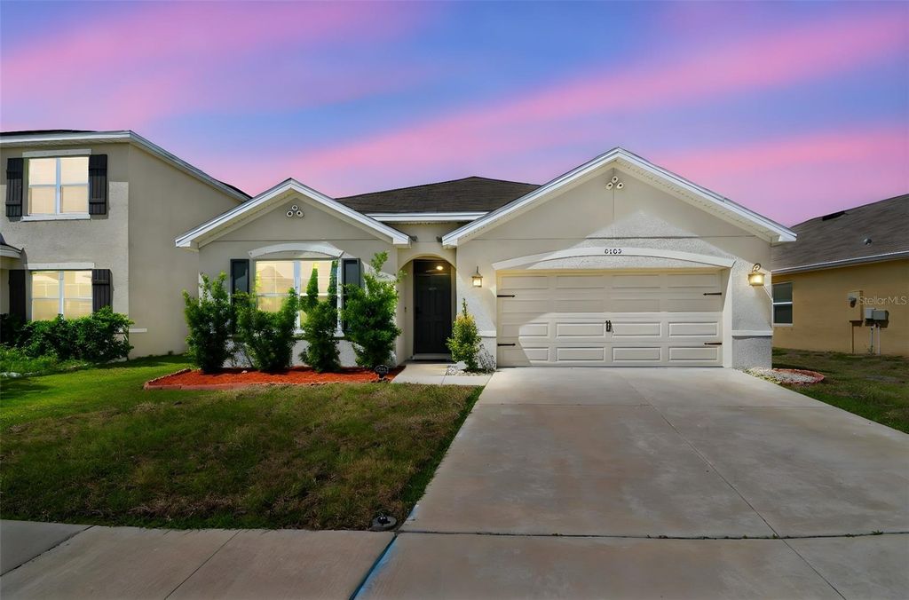 Photo of 8105 Bilston Village Lane, Gibsonton, FL 33534 (MLS # TB8377442)