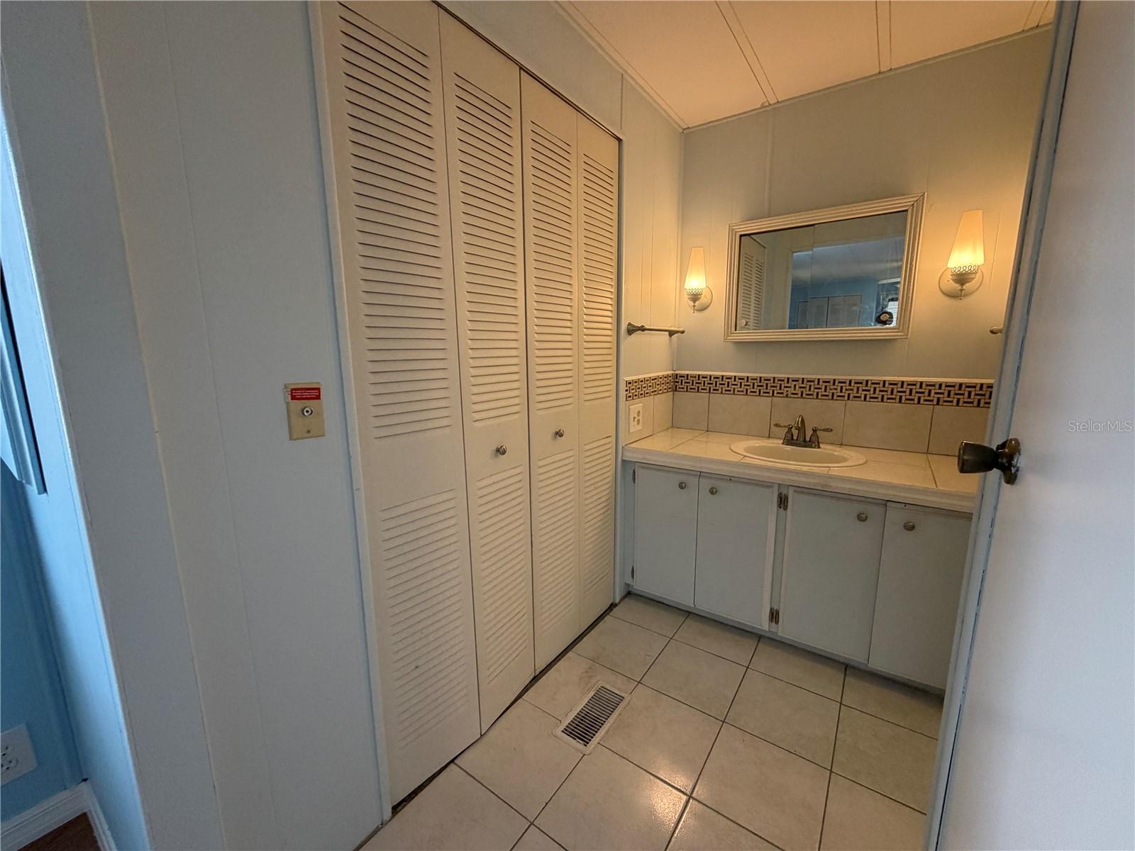 HAWTHORNE AT LEESBURG A COOP - Residential