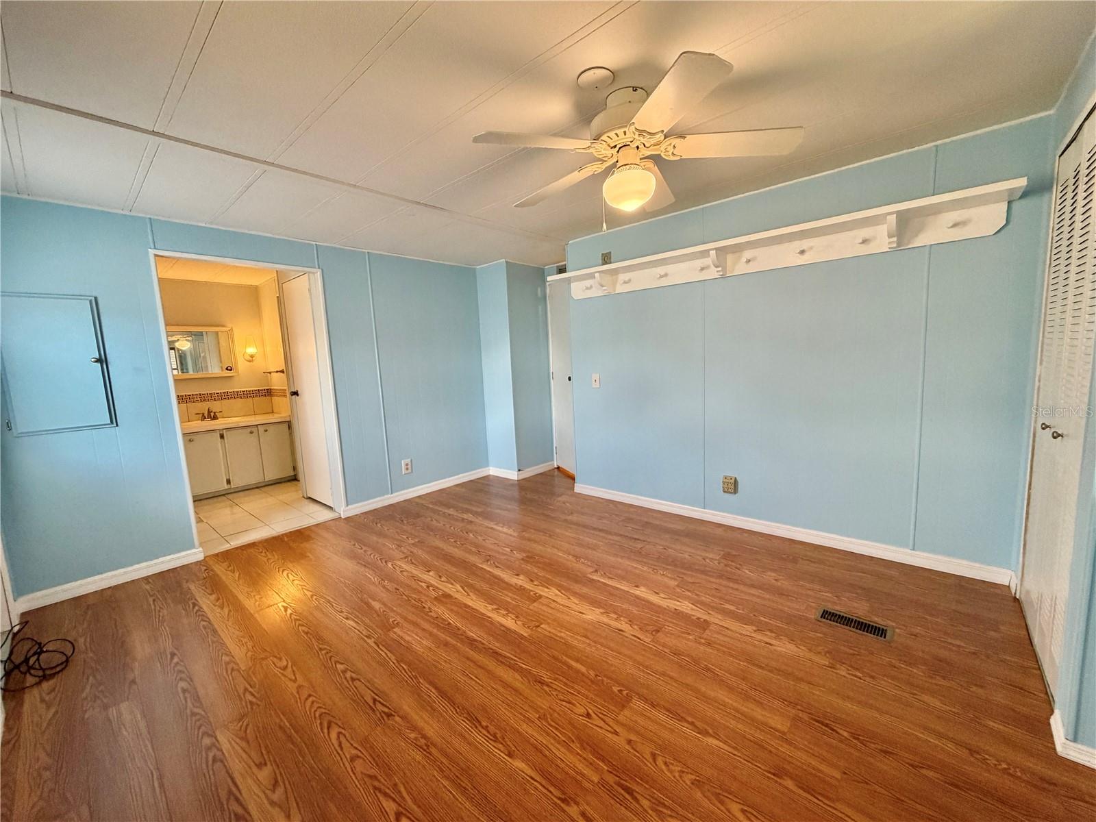 HAWTHORNE AT LEESBURG A COOP - Residential