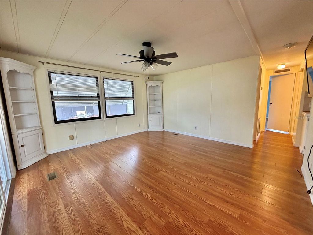 Photo of 121 Dogwood Trail, Leesburg, FL 34748 (MLS # G5106779)