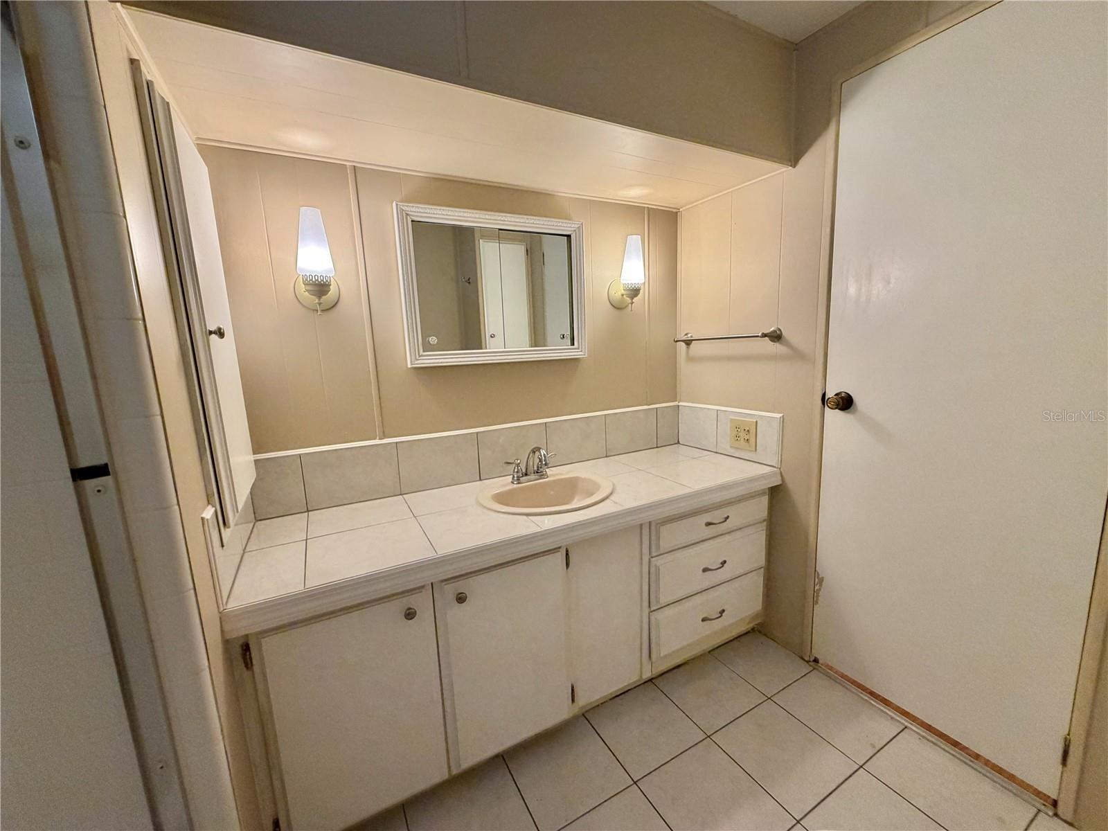 HAWTHORNE AT LEESBURG A COOP - Residential