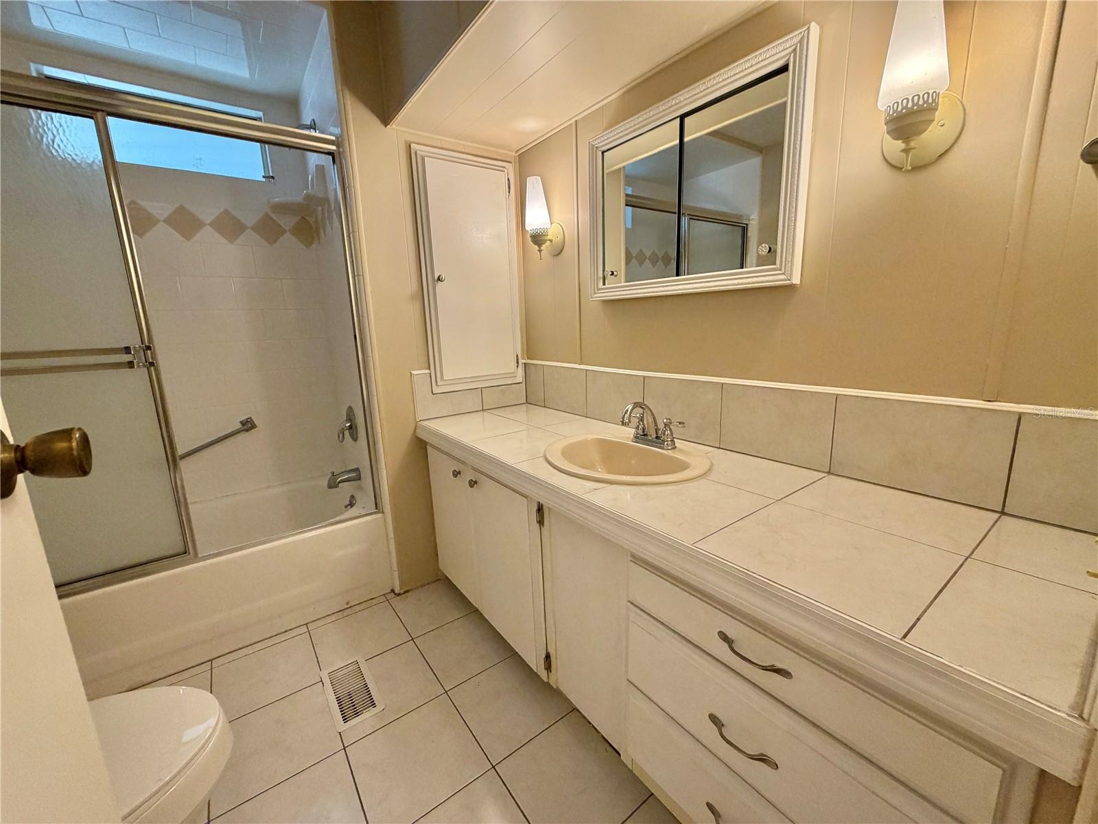 HAWTHORNE AT LEESBURG A COOP - Residential