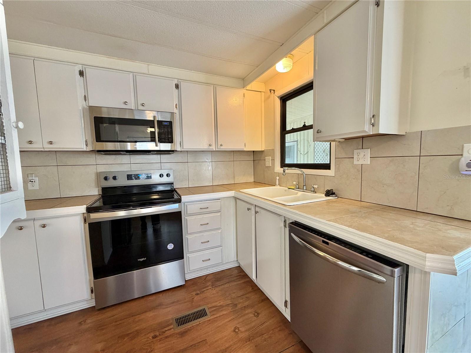 HAWTHORNE AT LEESBURG A COOP - Residential