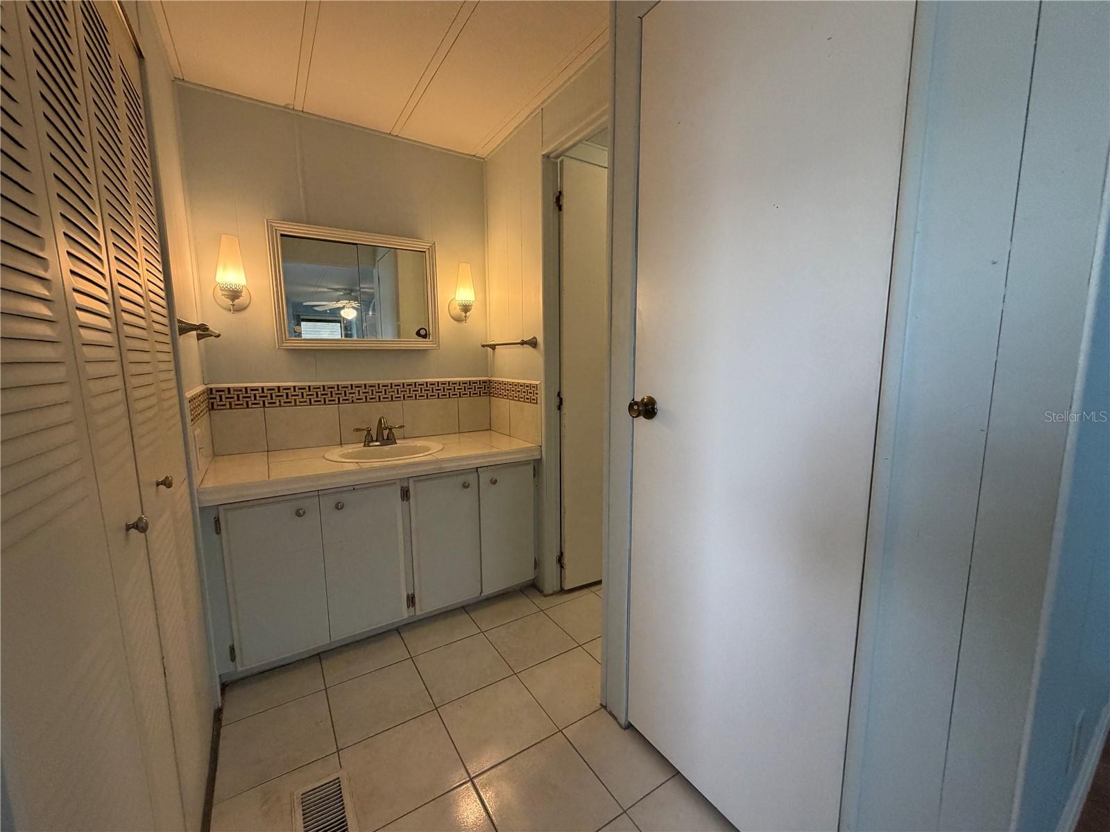 HAWTHORNE AT LEESBURG A COOP - Residential