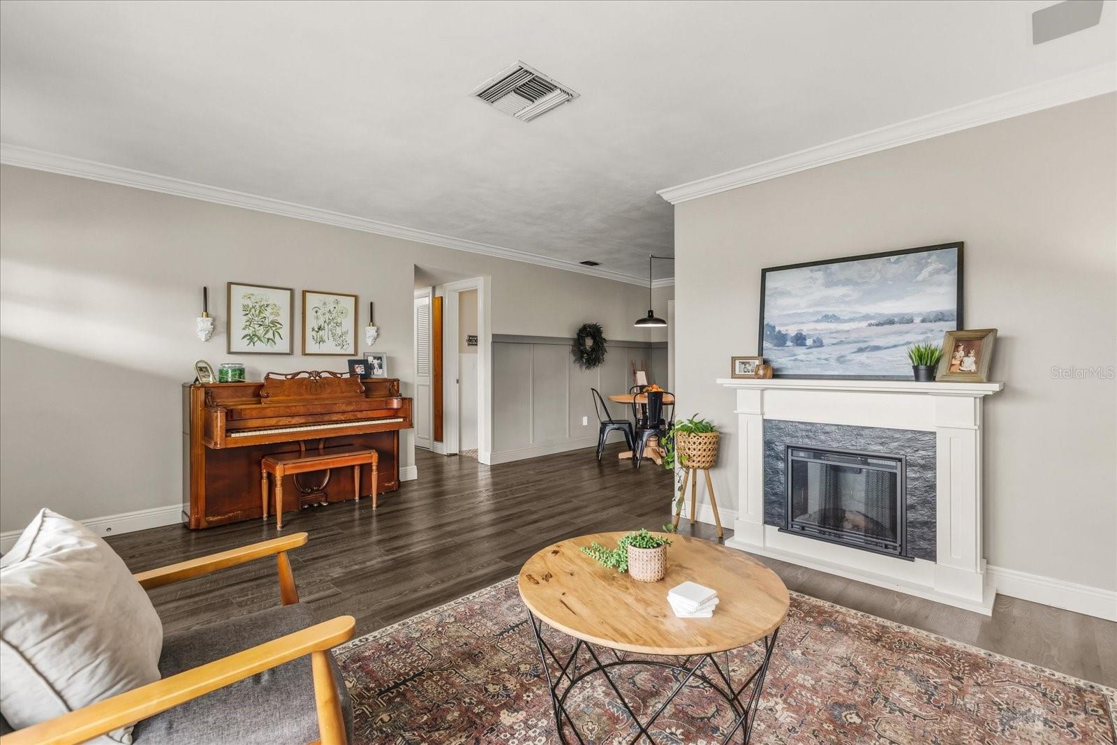 OAKLAND ESTATES 2ND SEC - Residential