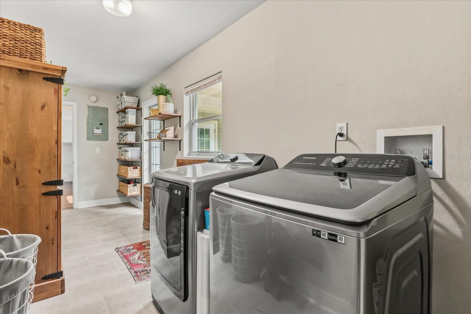 OAKLAND ESTATES 2ND SEC - Residential