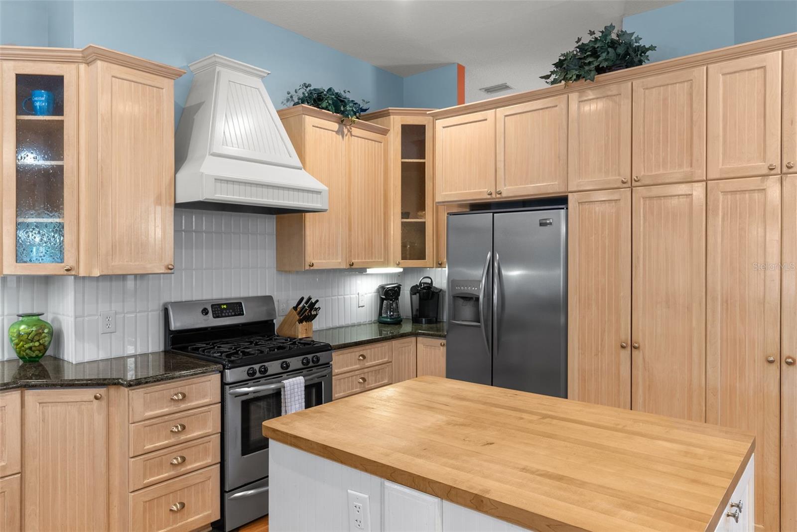 YELLOW BANKS GROVE - Residential