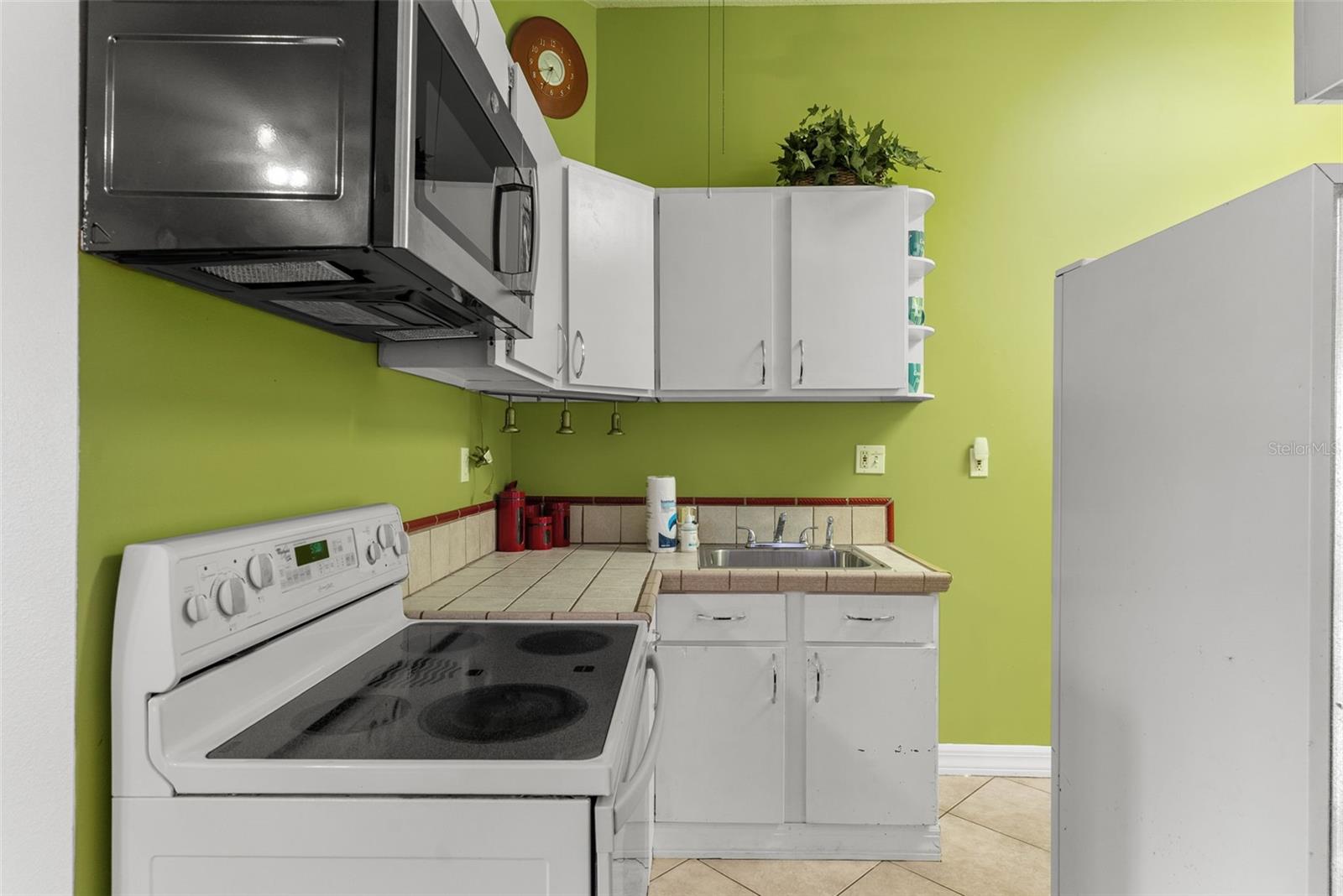 YELLOW BANKS GROVE - Residential