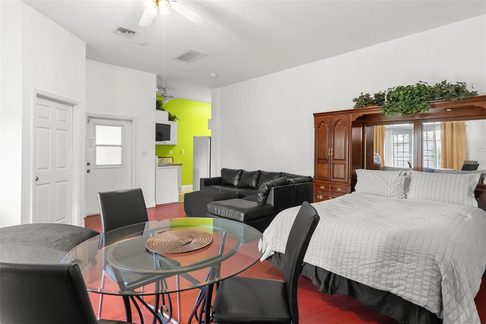 YELLOW BANKS GROVE - Residential