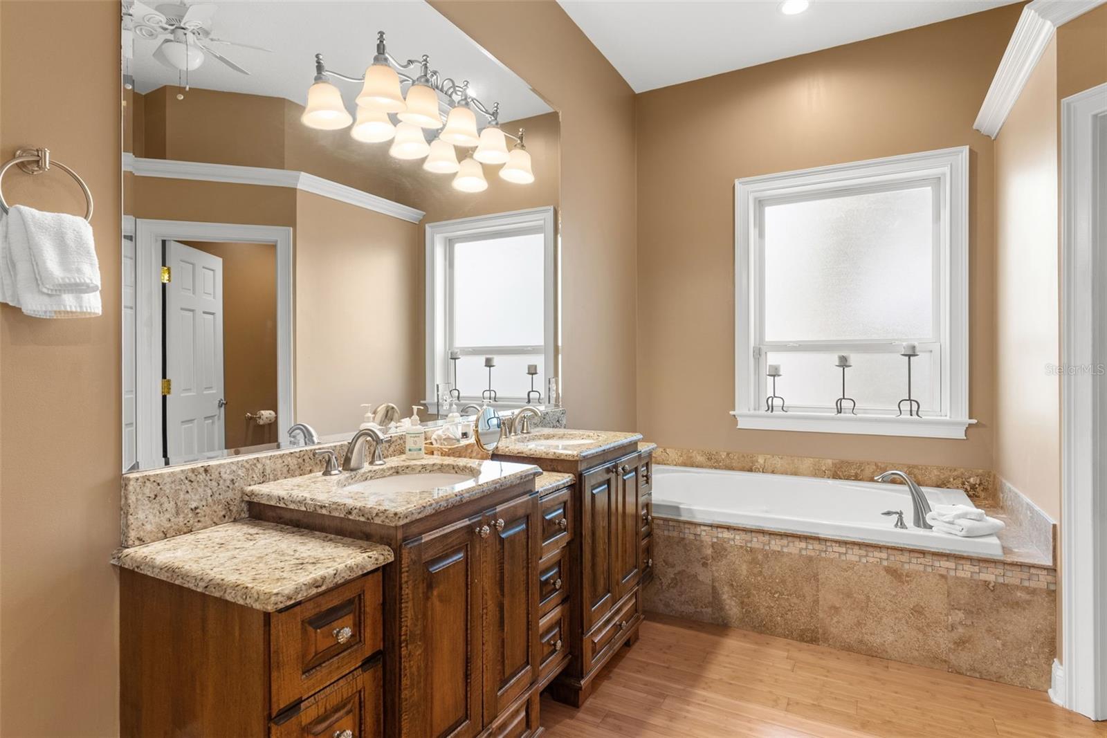 YELLOW BANKS GROVE - Residential