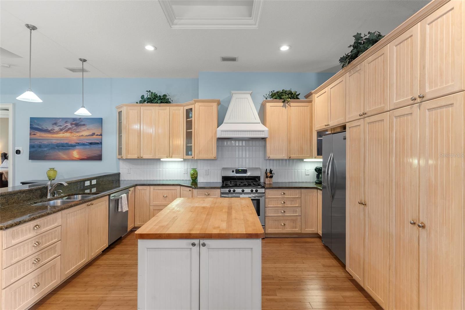 YELLOW BANKS GROVE - Residential