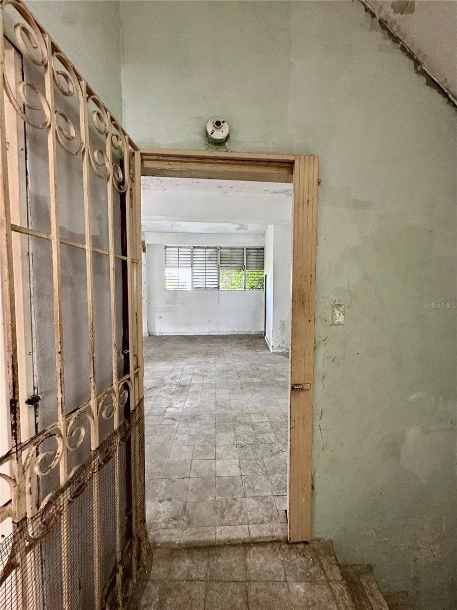 608 MONSERRATE - Commercial Sale