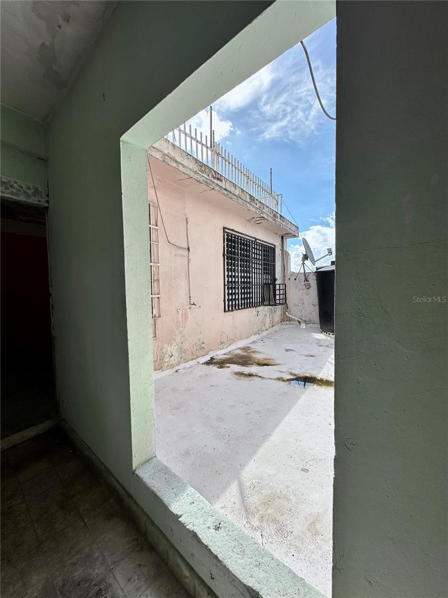 608 MONSERRATE - Commercial Sale