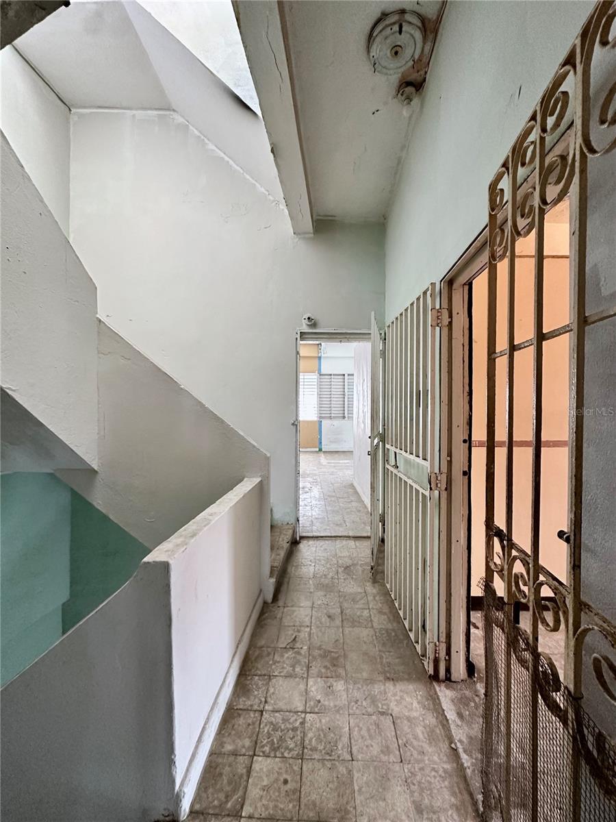 608 MONSERRATE - Commercial Sale