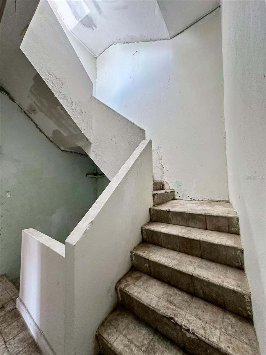 608 MONSERRATE - Commercial Sale