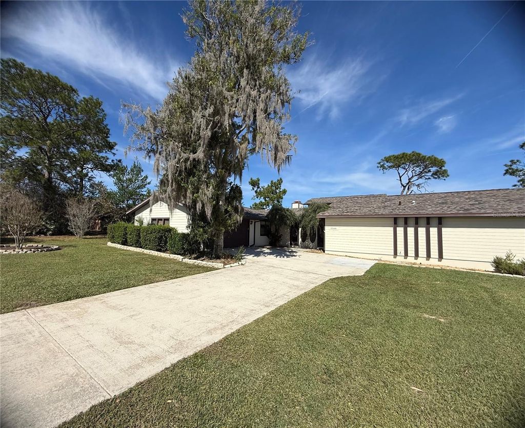 Photo of 5544 Fairway Drive, Ridge Manor, FL 33523 (MLS # TB8446400)