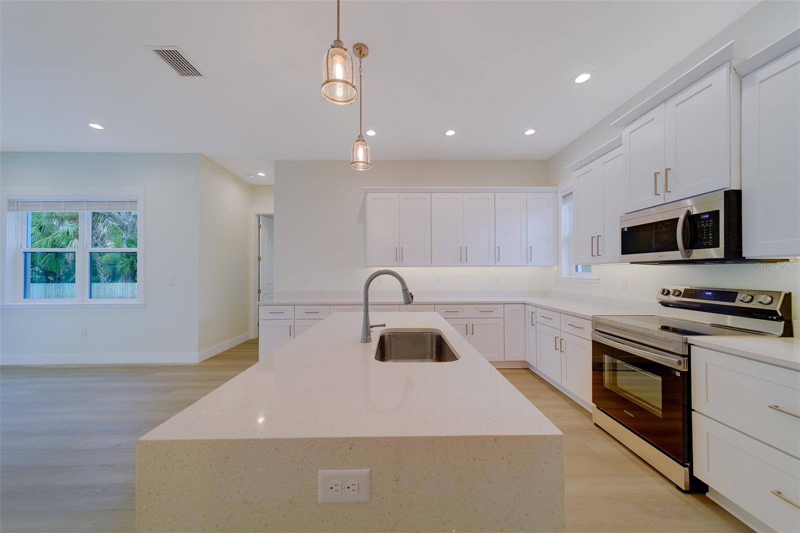 BAYVIEW ESTATES OF INDIAN ROCKS - Residential