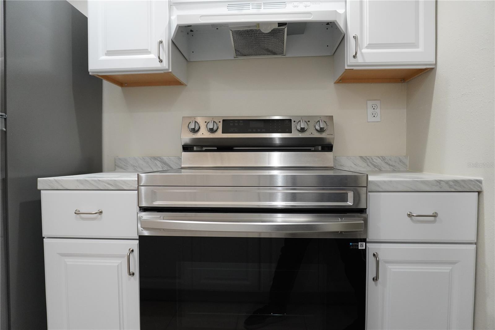 COMMODORE PLACE CONDO - Residential