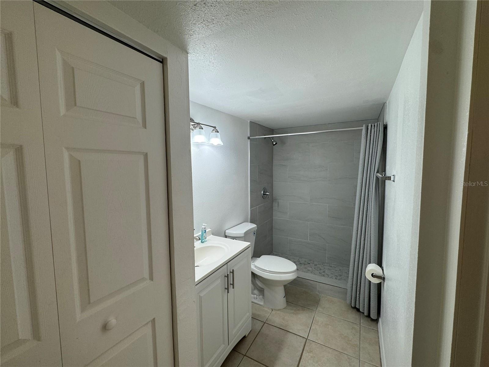 COMMODORE PLACE CONDO - Residential