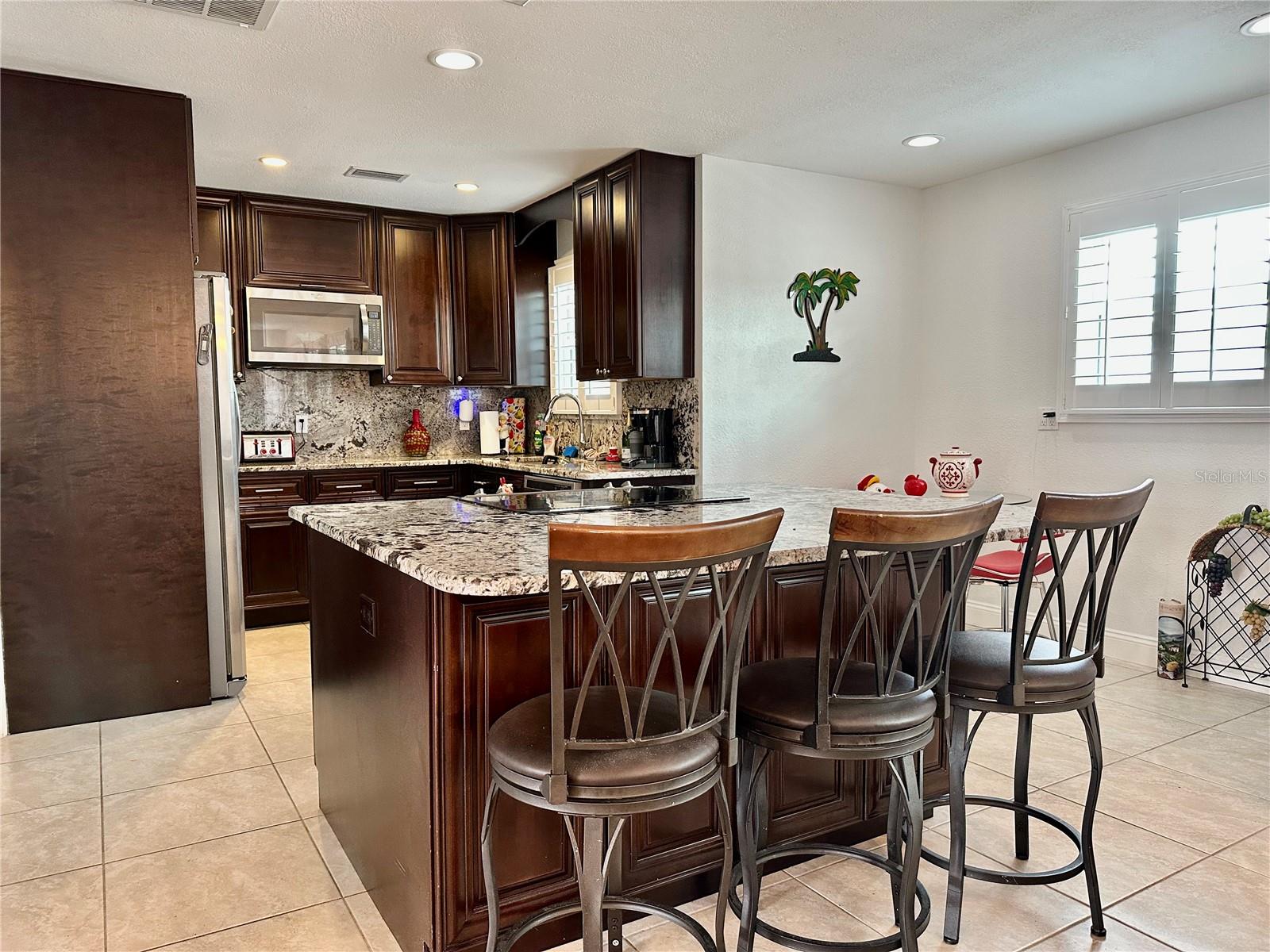 LAKE VALENCIA - - Residential