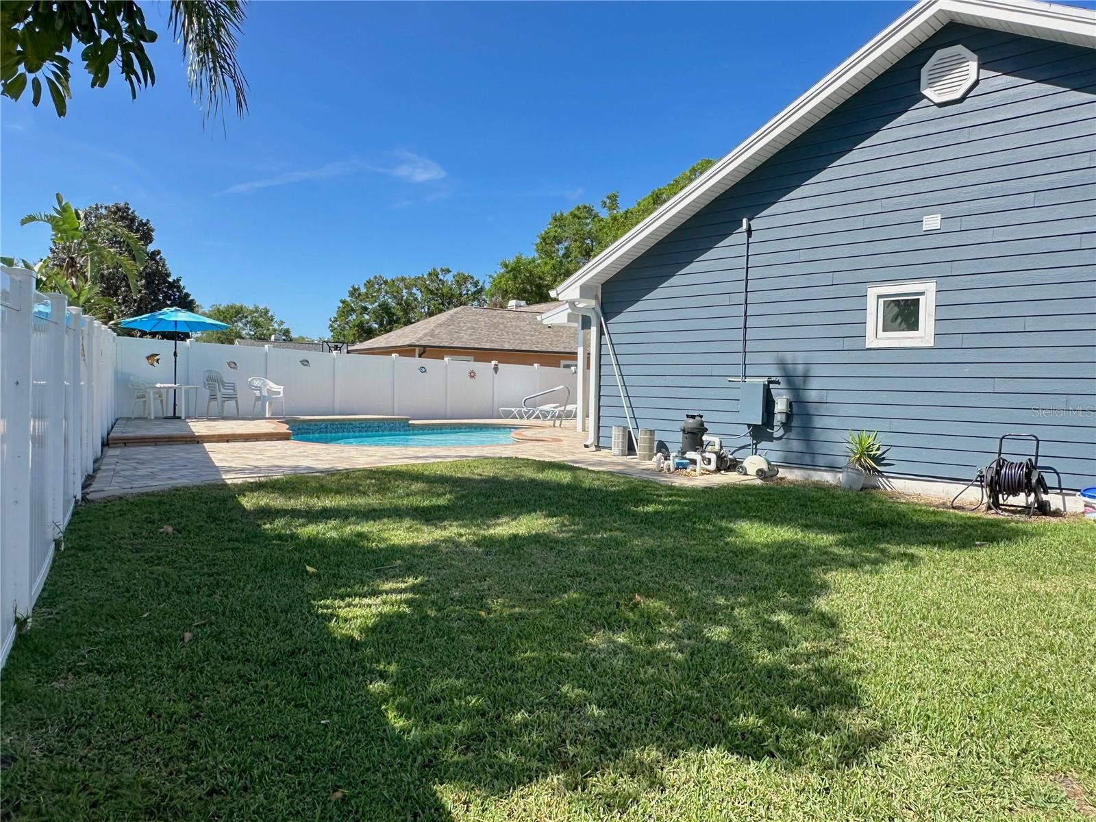 LAKE VALENCIA - - Residential